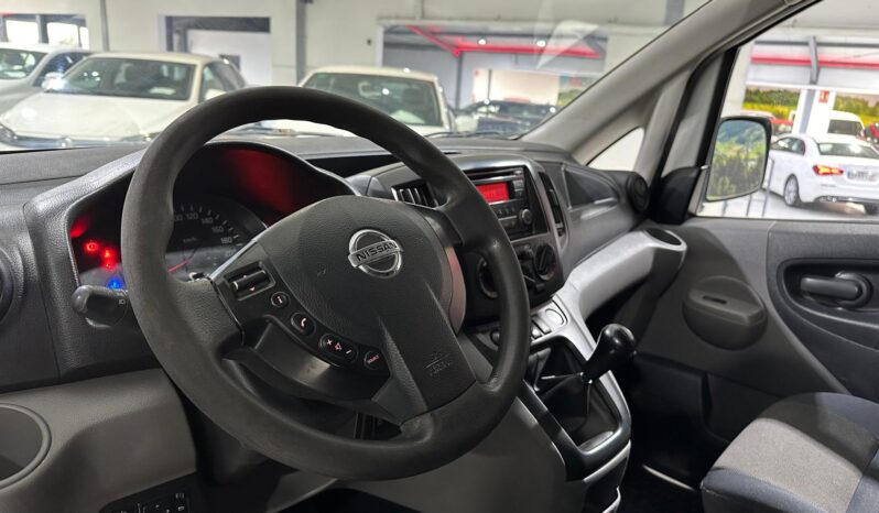 NISSAN NV 200