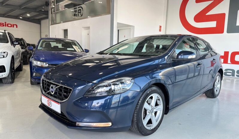 VOLVO V40 2015